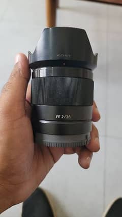 Sony 28mm F2.0 full frame lens with box for sale E mount