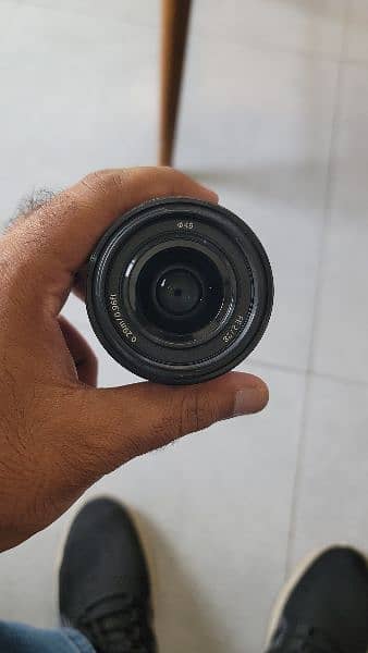 Sony 28mm F2.0 full frame lens with box for sale E mount 5