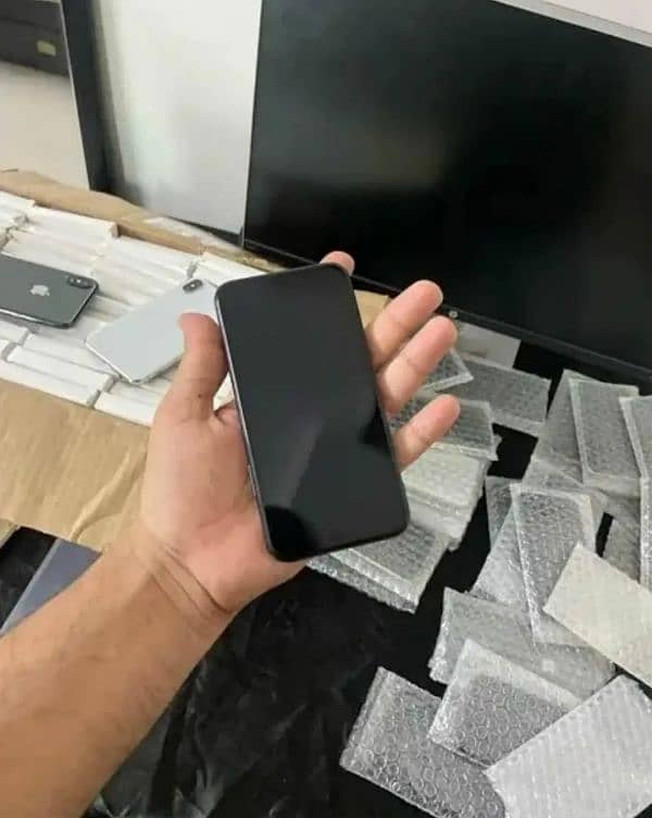 IPHONE X Available in stock 2