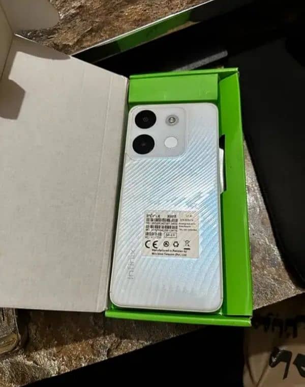 Infinix Smart 7 4+3/64 with full box. 0