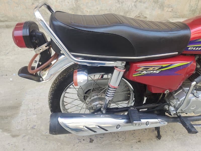 Honda 125 2019 model Islamabad number 1st owner 4