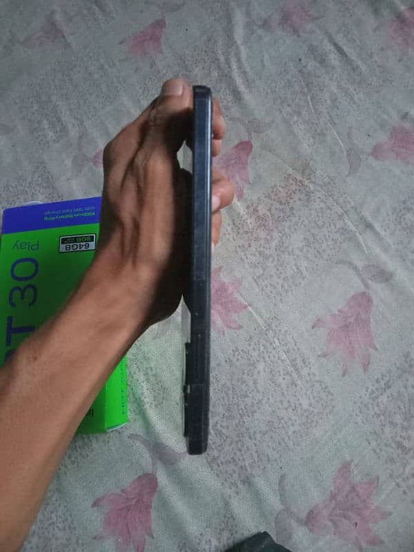 Infinix hot 30 play 4 64 Gb warranty available 3