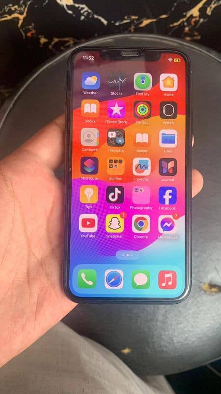 I phone 11 pro 64 gb byepas 3