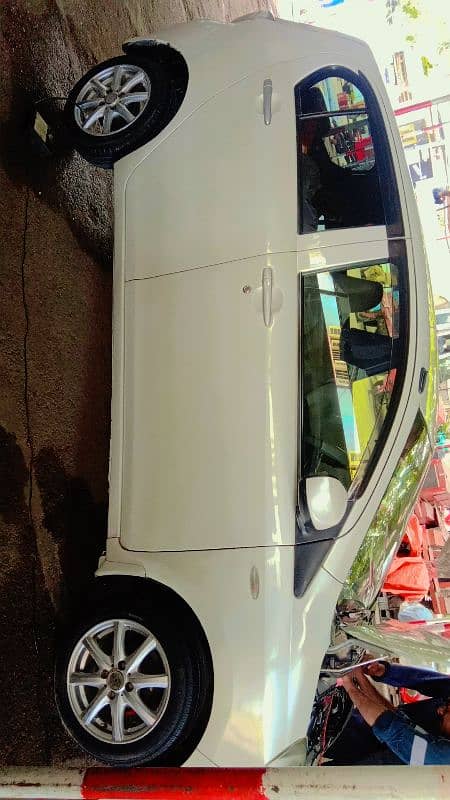 Daihatsu Mira 2016/17 11