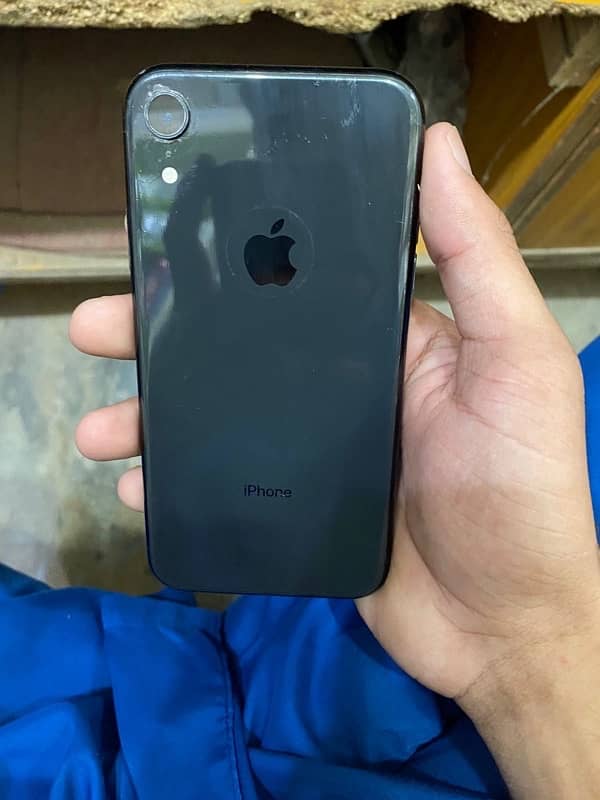 I phone xr battery health 85% 64gb 5