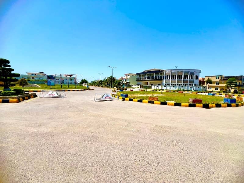 1 KANAL SUN FACE PLOT FOR SALE T&TECHS F-17 ISLAMABAD ALL FACILITY AVB 31