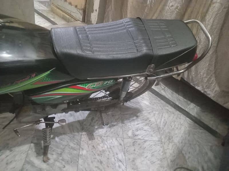 Honda cd 70 1981 karachi number 1