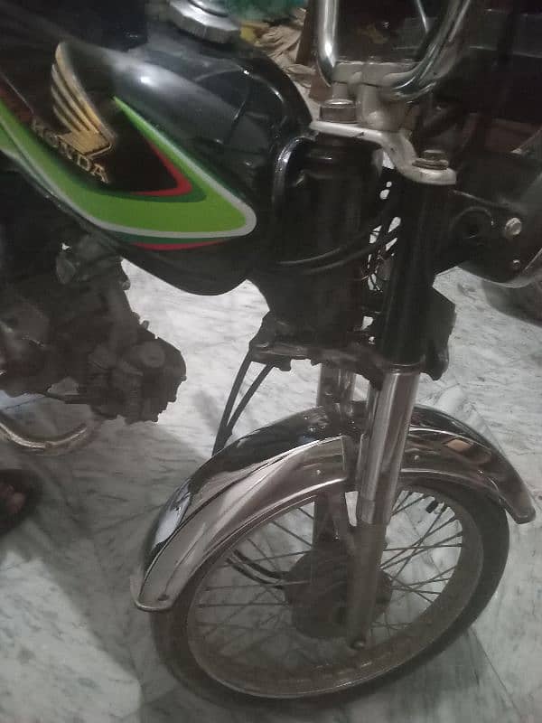 Honda cd 70 1981 karachi number 5