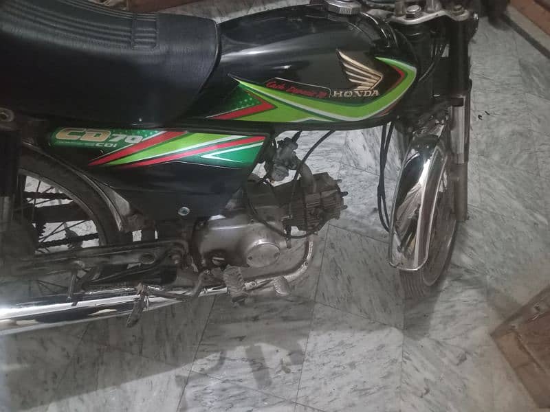 Honda cd 70 1981 karachi number 6