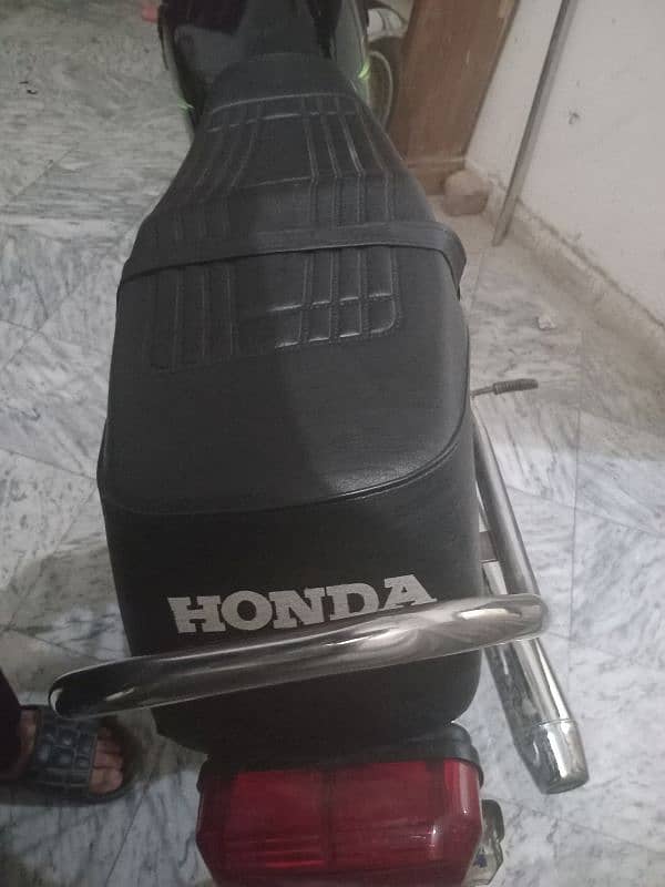 Honda cd 70 1981 karachi number 7