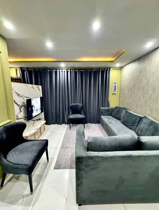 1 Bedroom VIP Full furnish flat per day available in Bahria town Lahore 4