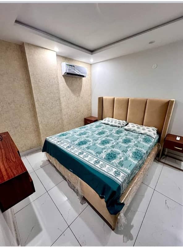 1 Bedroom VIP Full furnish flat per day available in Bahria town Lahore 5