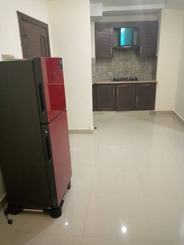 Par Day short time One BeD Room apartment Available for rent in Bahria town phase 4 and 6 empire Heights 2 Family apartment 3