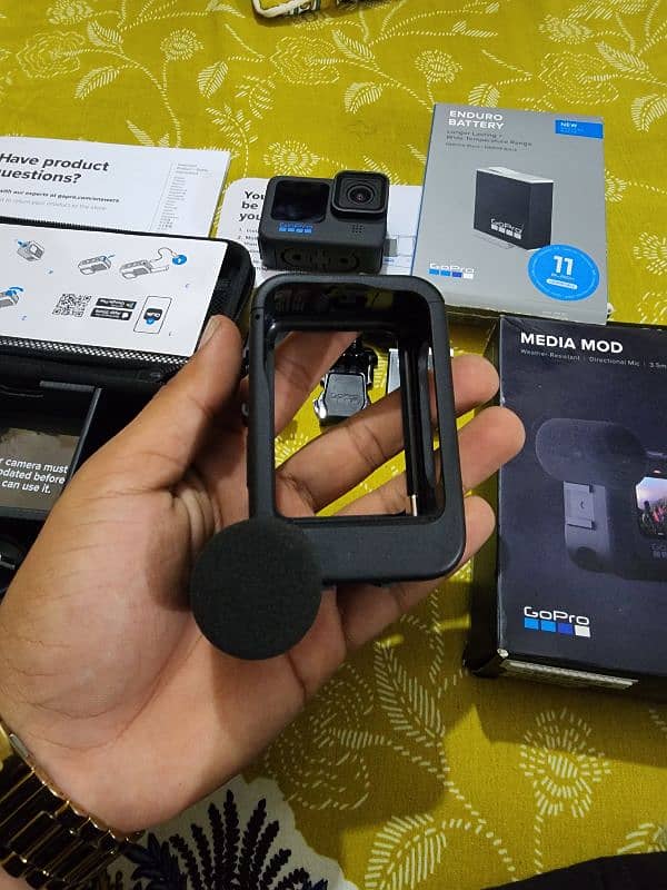 Go pro hero 11 black edition with midea mod with orignal extra bettery 4