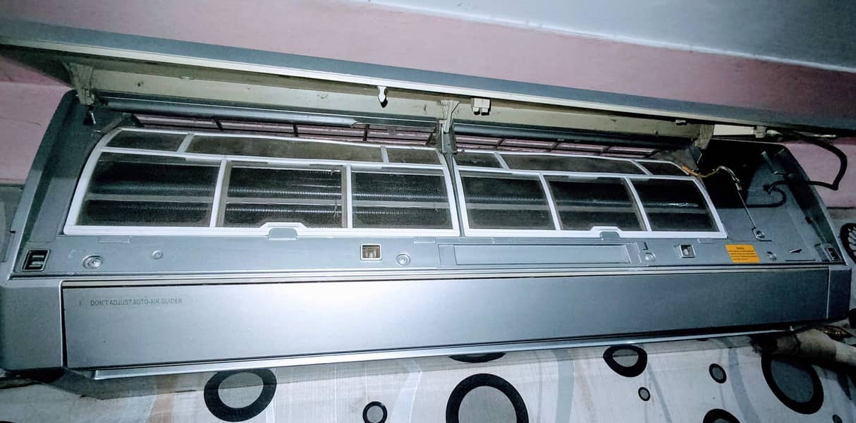 Used Gree 1.5 Ton Split AC (2013, Model GS-18C7Z9B/I) – Needs Service 2