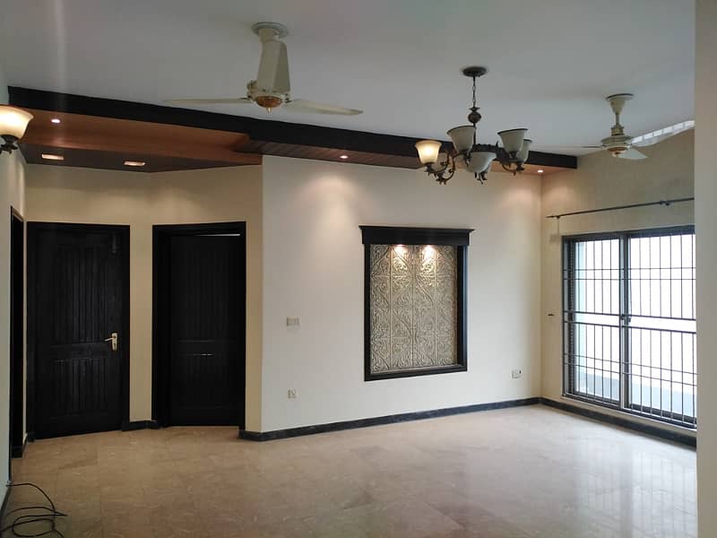 1 Kanal Super Out House Prime Hot For Sale dha Phase2 14