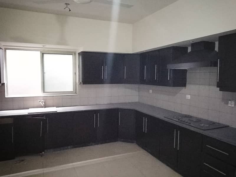 1 Kanal Super Out House Prime Hot For Sale dha Phase2 18