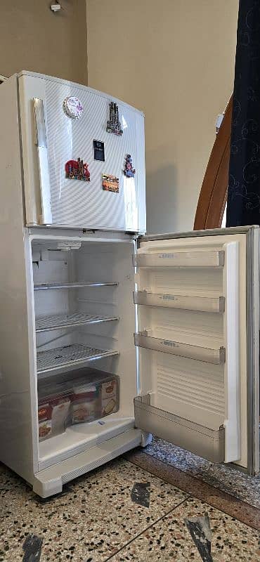 Dawlance refrigerator in good condition 4