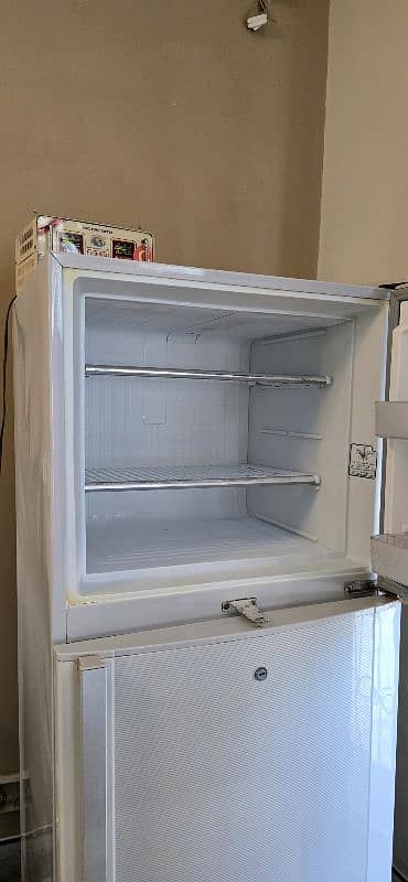 Dawlance refrigerator in good condition 5