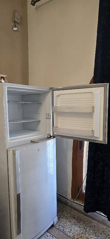 Dawlance refrigerator in good condition 6