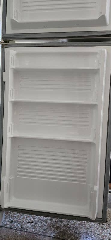 Dawlance refrigerator in good condition 9