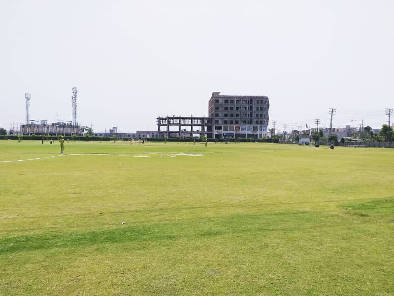 10 MARLA PLOT BLOCK D JUBILEE TOWN IDEAL LOCATION IN REASONABLE PRICE NEAR INDUS HOSPITAL BACK OF 150FT ROAD 5