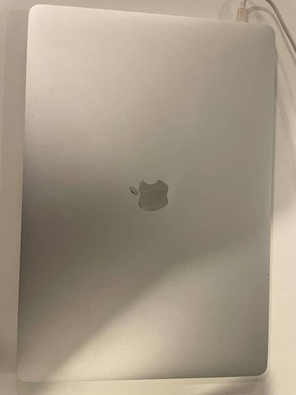 Macbook Pro 2019 i9 16” 1