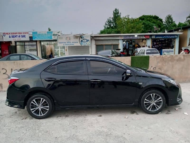 Toyota Corolla Altis 2015 12