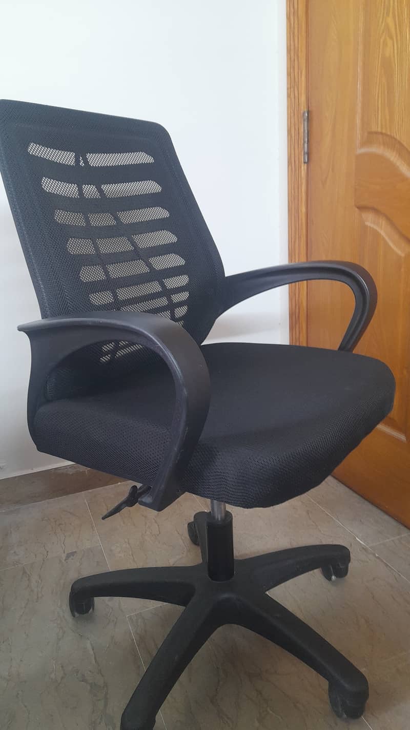 Black Revolving Office Chair - Gently Used, Excellent Condition! 4