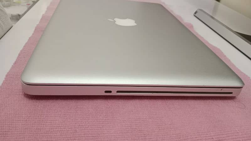 MacBook Pro 15-inch 9