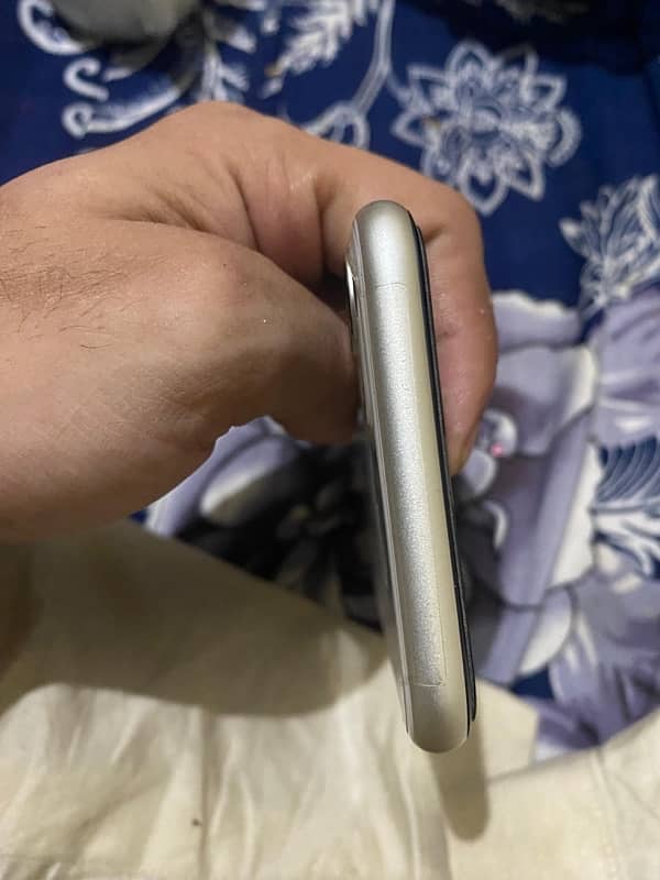 IPhone 11 JV 64 GB Apple Official warranty 2