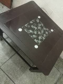 a table with 10/10 condition