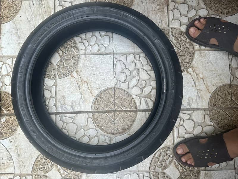 BRIDGESTONE HEAVY BIKE FRONT TYRE 120 70 17 1