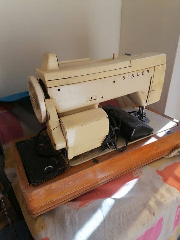 Singer sewing machine 1