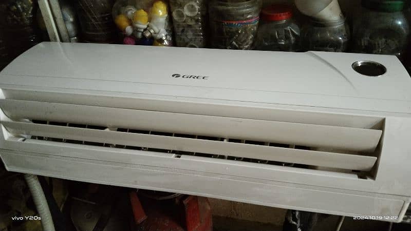 i want to sale 1 ton gree ac 2