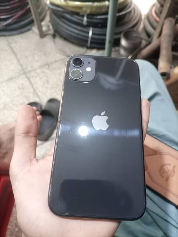 iPhone 11 64 GB 86% health factory unlocked 0