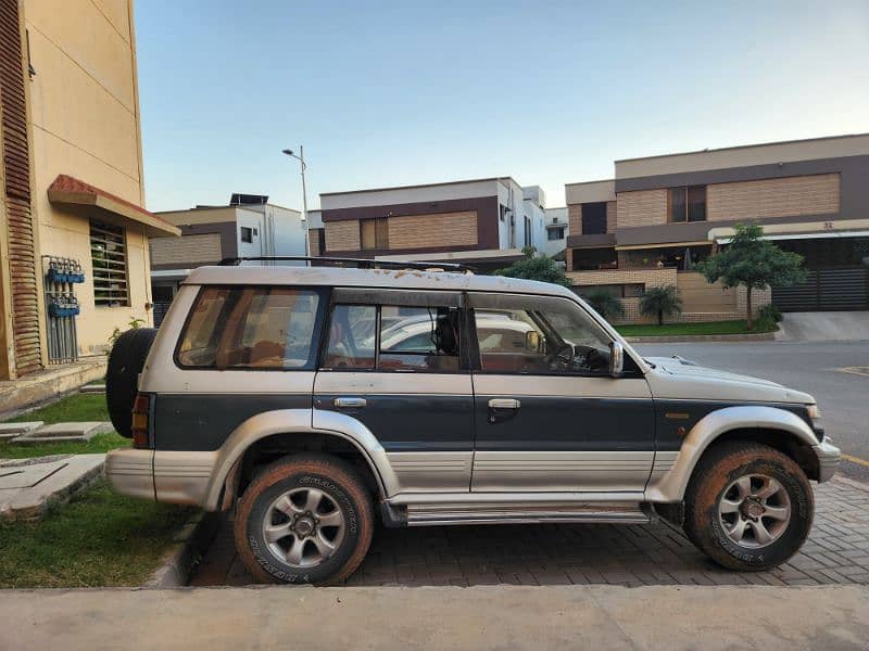 Mitsubishi Pajero 1996 6