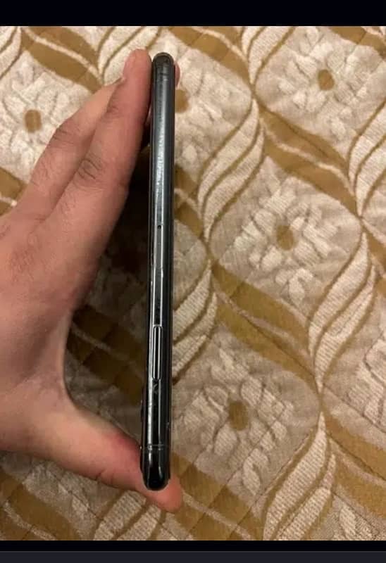 iphone 11 pro max 256gb physical sim aproeved waterpack 2