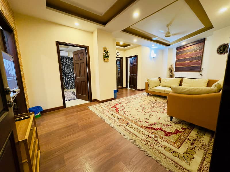 -3 Bedroom lavish apartment available on daily basis 25