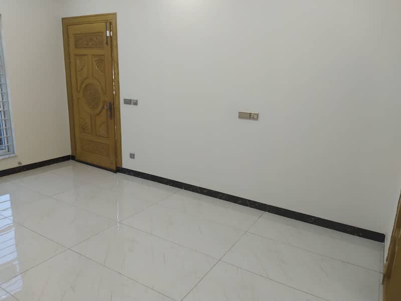 independent 7 Marla Ground Floor Available For Rent in Gulraiz 0