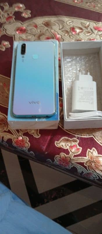 Vivo y17 dual SIM approved 256 gb. with box exchange possible or sell 2