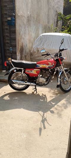 urgent bike  sale  Honda 125 just 20k km drive i