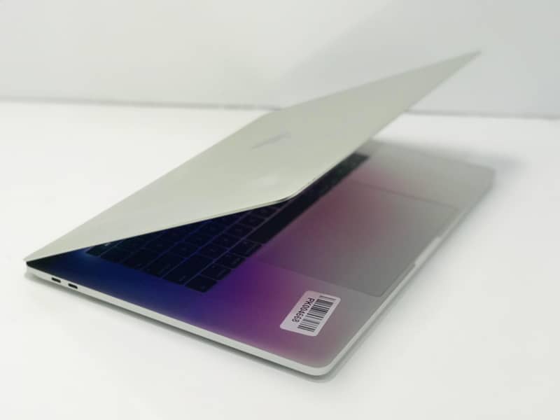 APPPLE MACBOOK PRO 2019 CI7 16/256 4GB GC 2