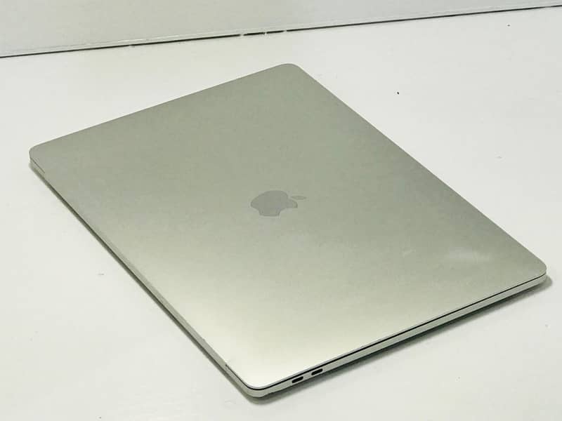 APPPLE MACBOOK PRO 2019 CI7 16/256 4GB GC 3