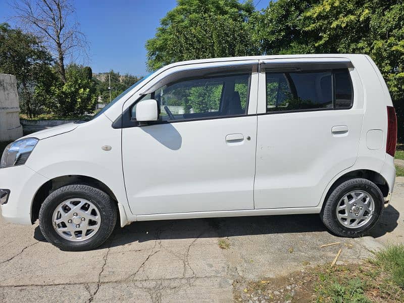 Suzuki Wagon R AGS 2022 18