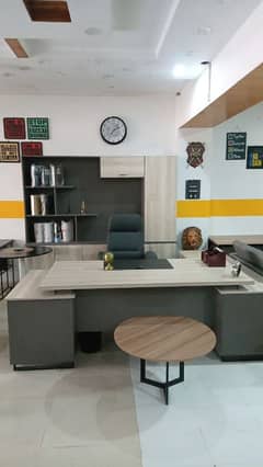 Executive Table/Office Furniture/Office Chairs/ Workstation