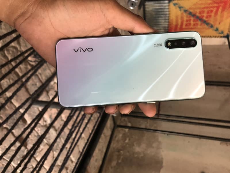 Vivo s1   5 128 panal or Back change haa  daba charger be haa 2