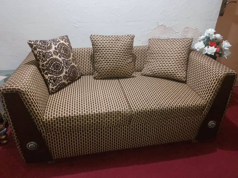 6 seater new condition just one month used 0