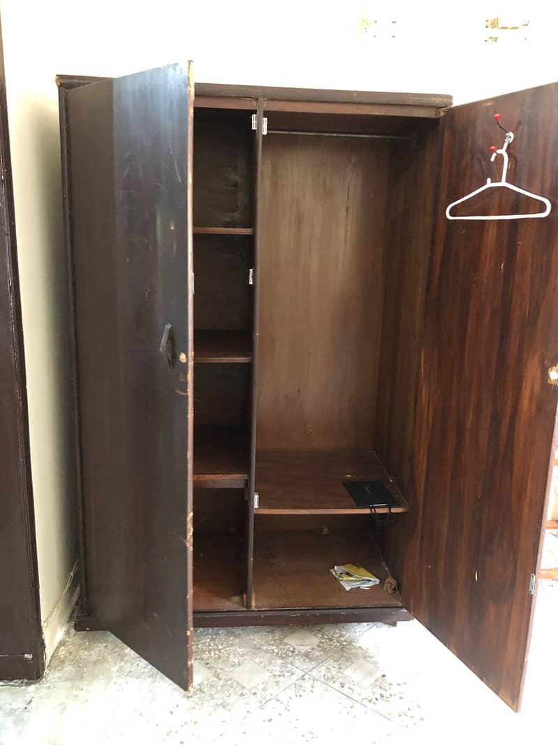 Almari/wardrobe/Wooden Almari / 2 door wardrobe for sale 2