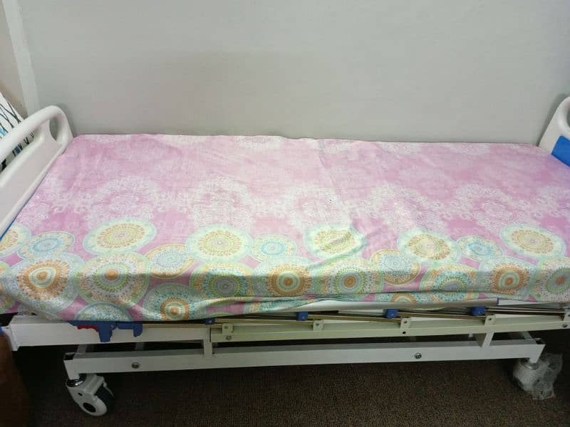 hospital bed 0